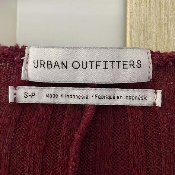Urban Outfitters Oversized Wine Burgundy Batwing Sweater Small Fall Knit V Neck - Picture 3 of 6